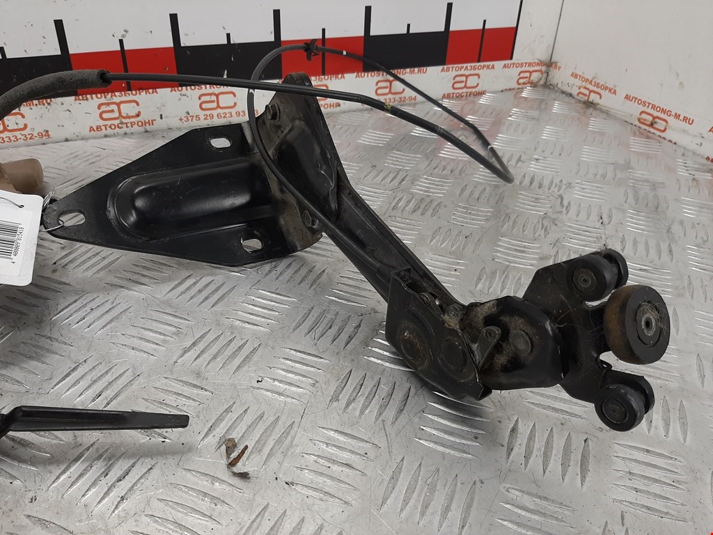 Ролик двери сдвижной (левый/правый средний верхний/нижний) CHRYSLER Voyager III GS 1995-2000