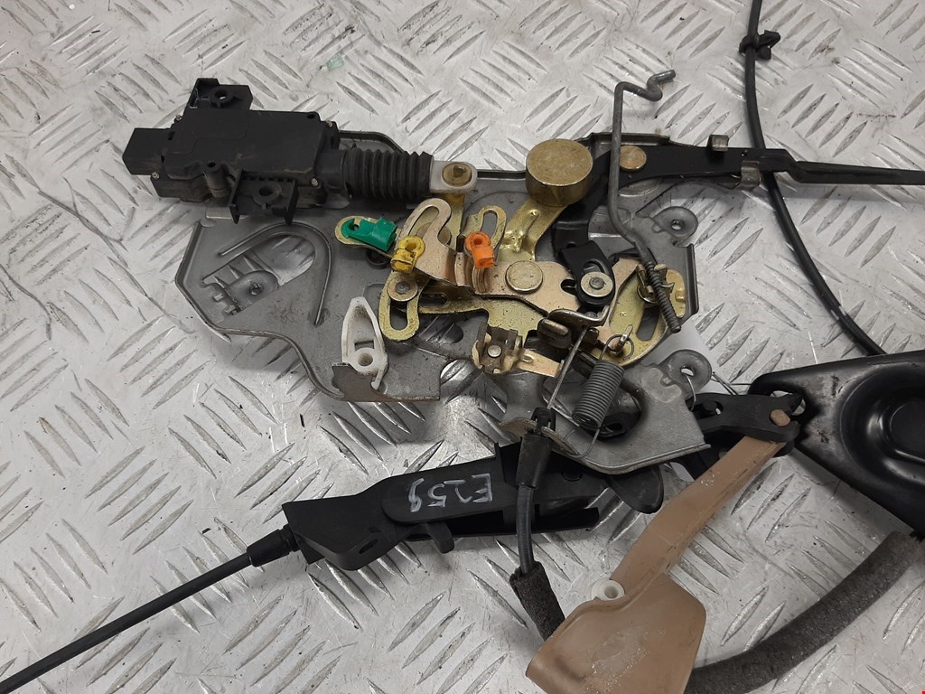 Ролик двери сдвижной (левый/правый средний верхний/нижний) CHRYSLER Voyager III GS 1995-2000