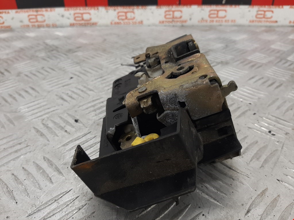 Замок двери задней левой RENAULT Safrane 1992-2000