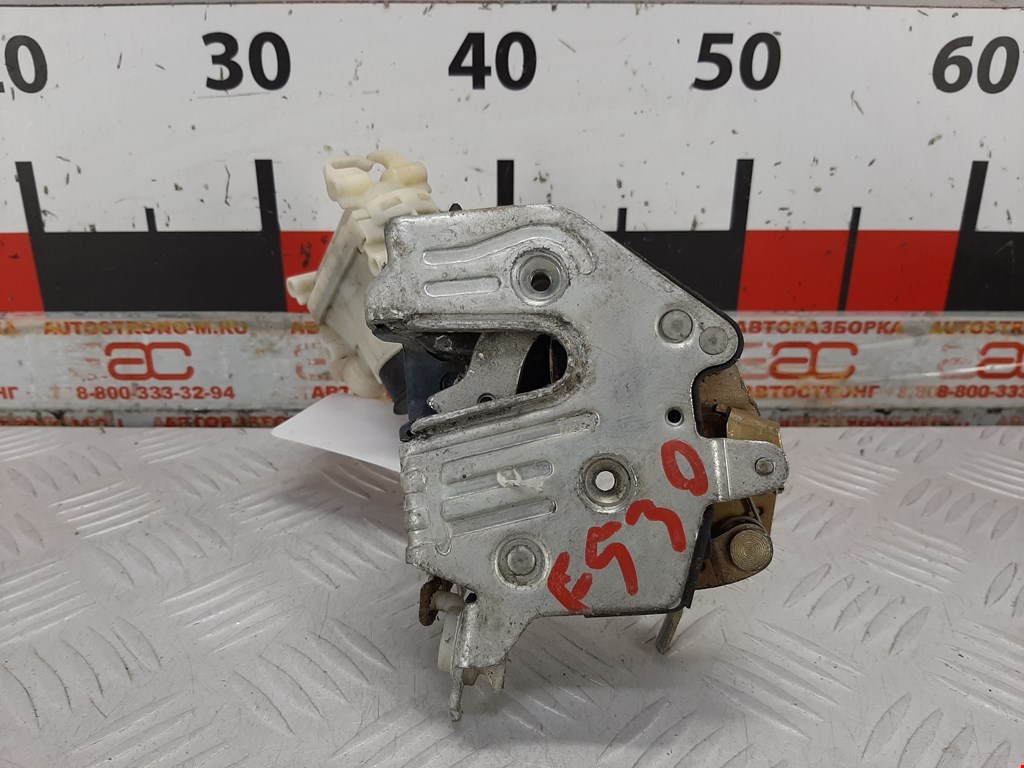 Замок двери передней правой MERCEDES-BENZ 190 (W201) 190 W201 1982-1993
