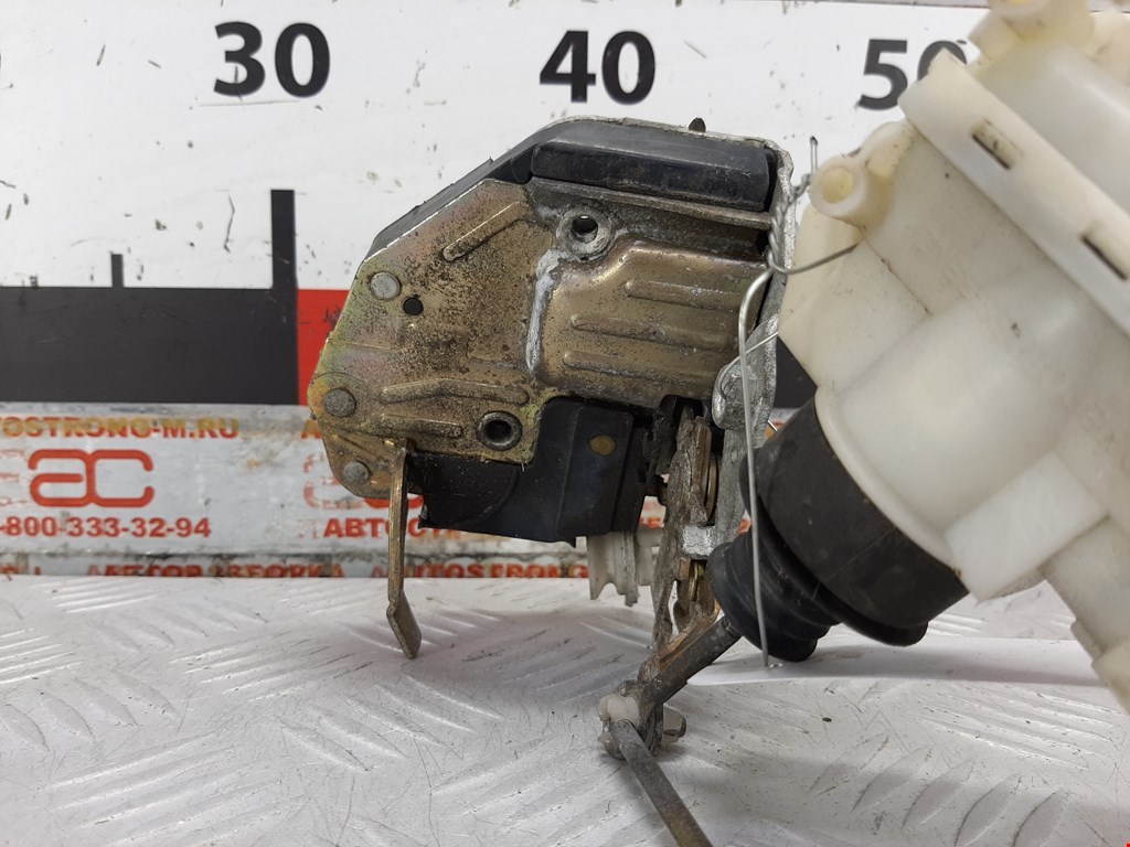 Замок двери передней правой MERCEDES-BENZ 190 (W201) 190 W201 1982-1993