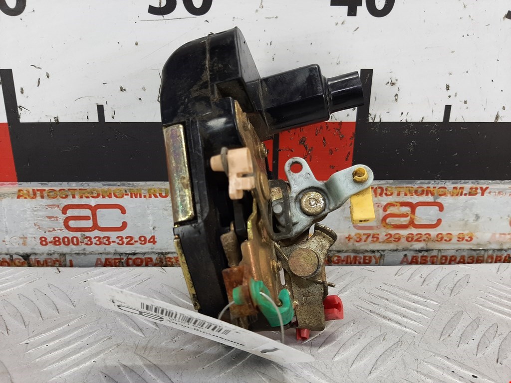 Замок двери передней левой CHRYSLER Voyager III GS 1995-2000