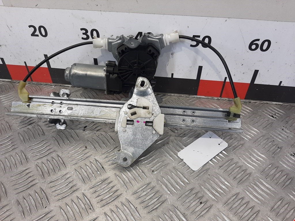 Стеклоподъемник задний правый NISSAN Qashqai J10 2006-2013