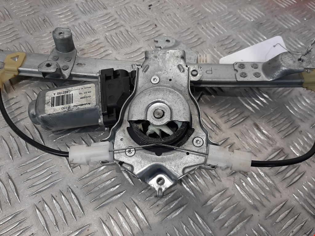 Стеклоподъемник задний правый NISSAN Qashqai J10 2006-2013