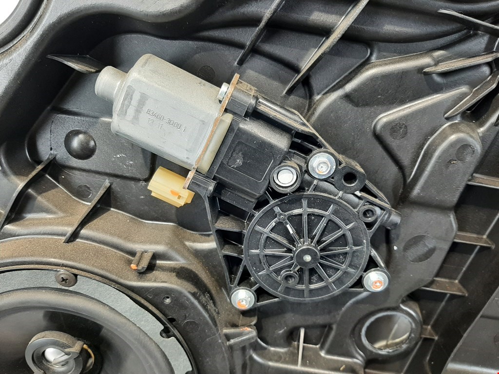 Стеклоподъемник задний правый HYUNDAI Sonata VI YF 2009-2014