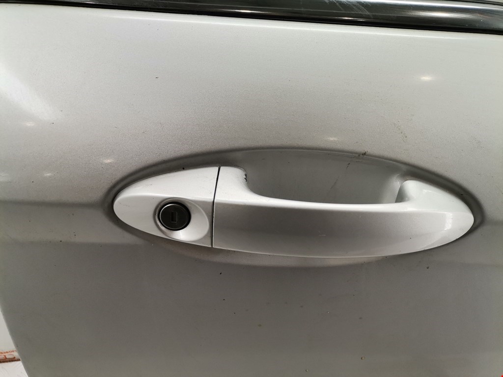 Дверь передняя правая FORD Fiesta 2008-2012