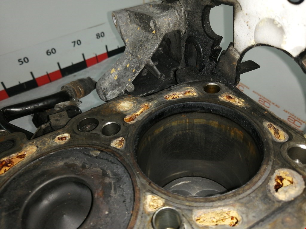 Блок цилиндров VOLKSWAGEN Touran 2003-2010