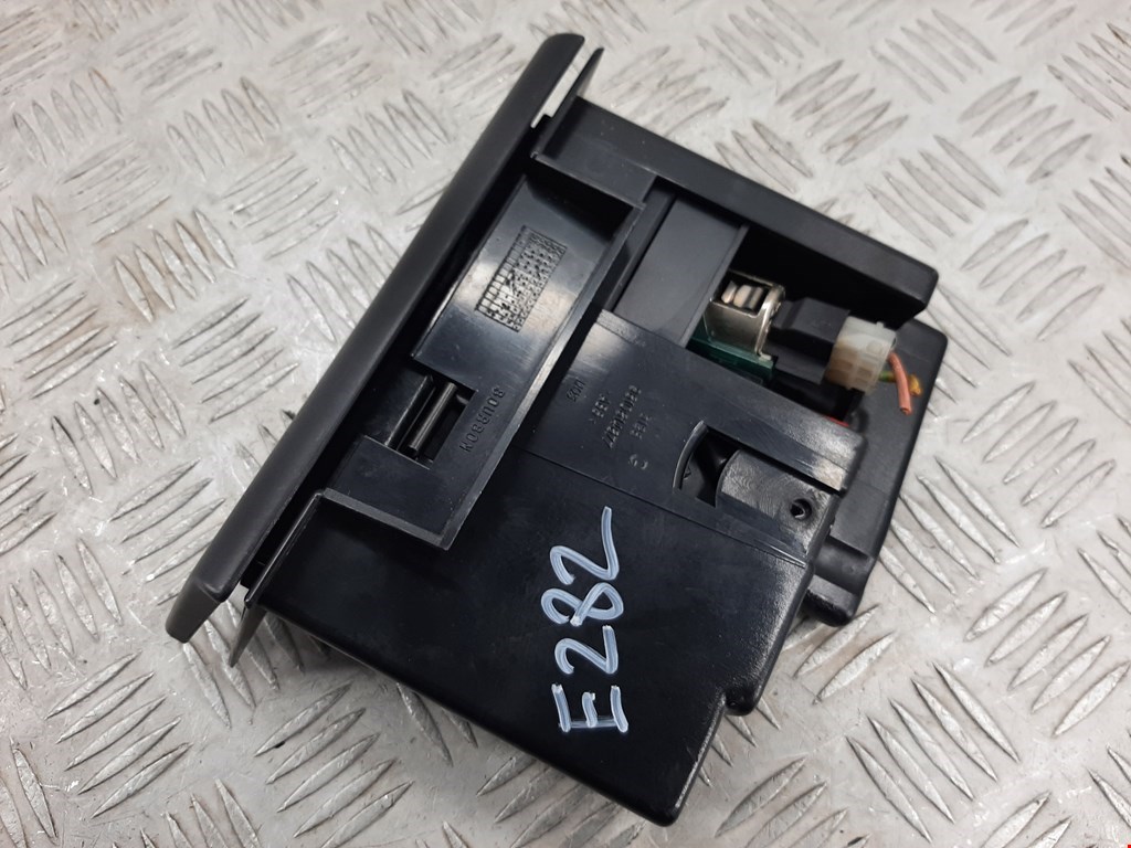 Пепельница передняя CITROEN Xantia 1993-2002