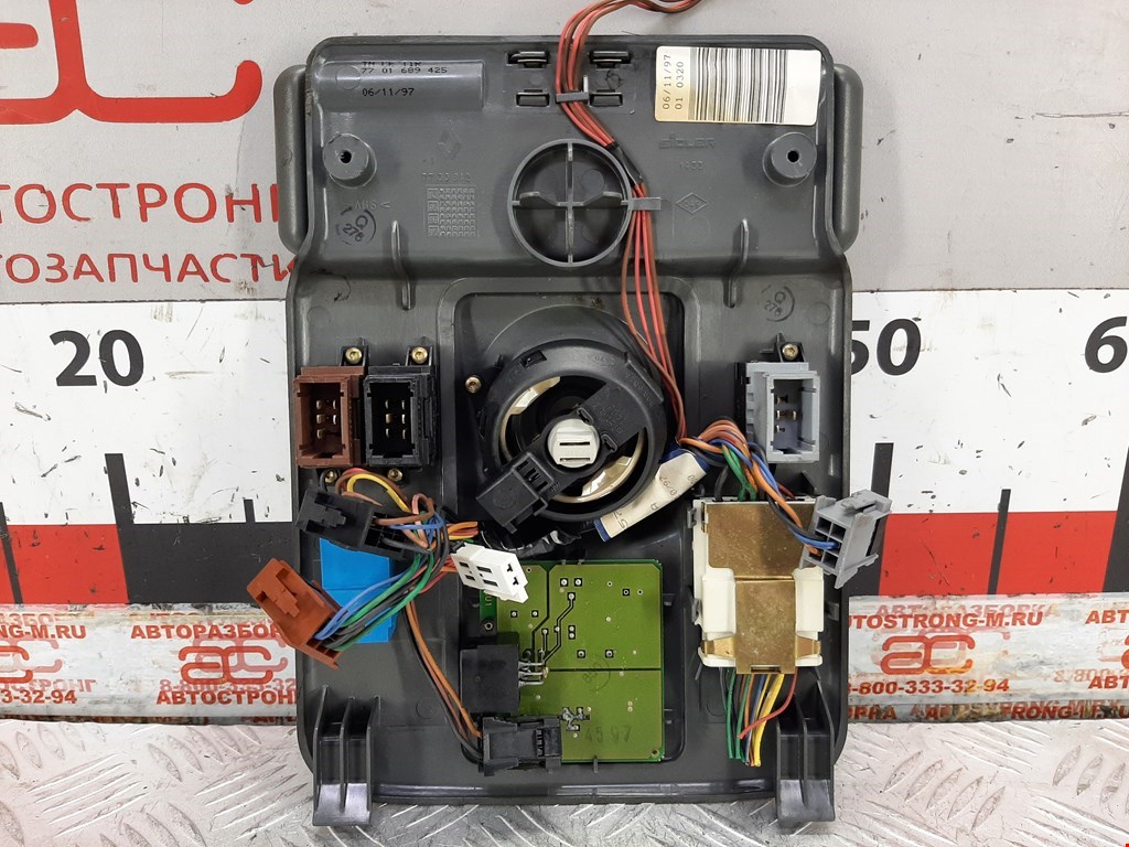 Плафон салонный (салона фонарь) RENAULT Safrane 1992-2000