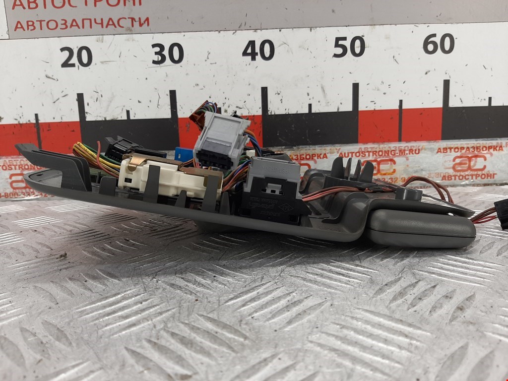 Плафон салонный (салона фонарь) RENAULT Safrane 1992-2000