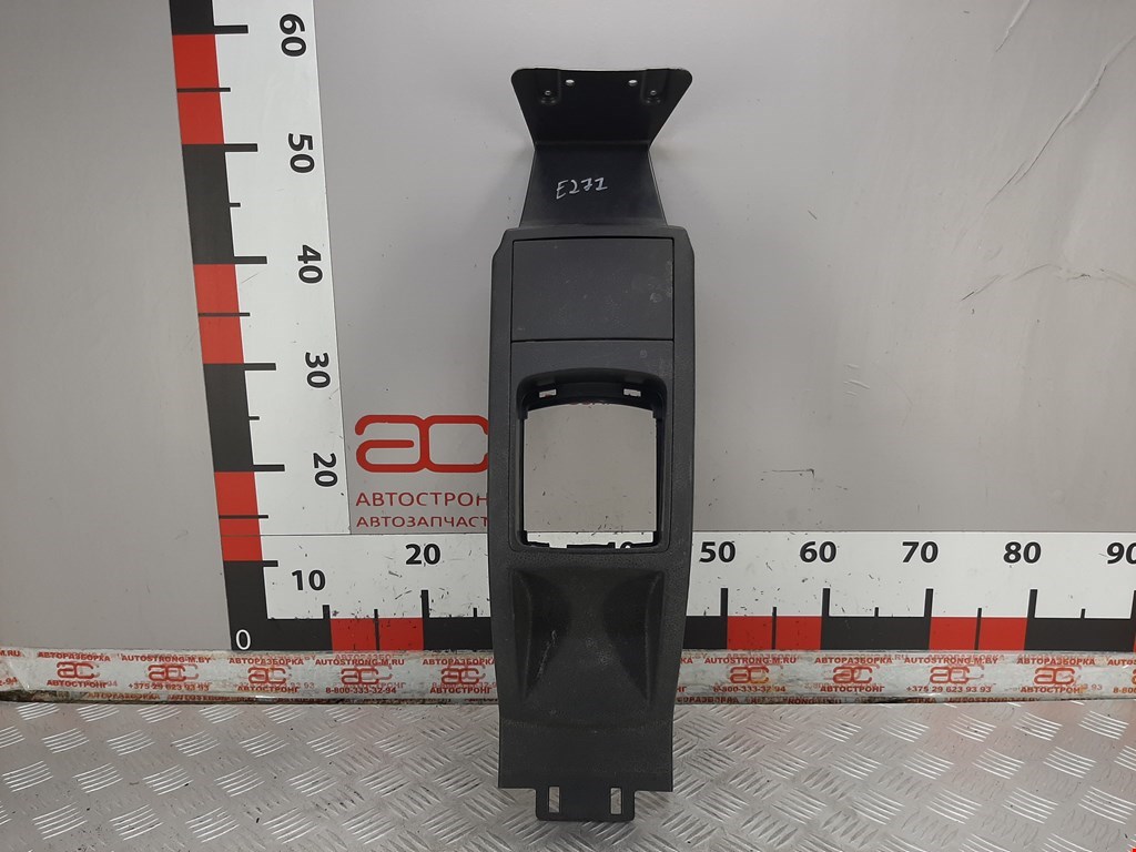 Консоль VOLKSWAGEN Polo IV 2001-2009