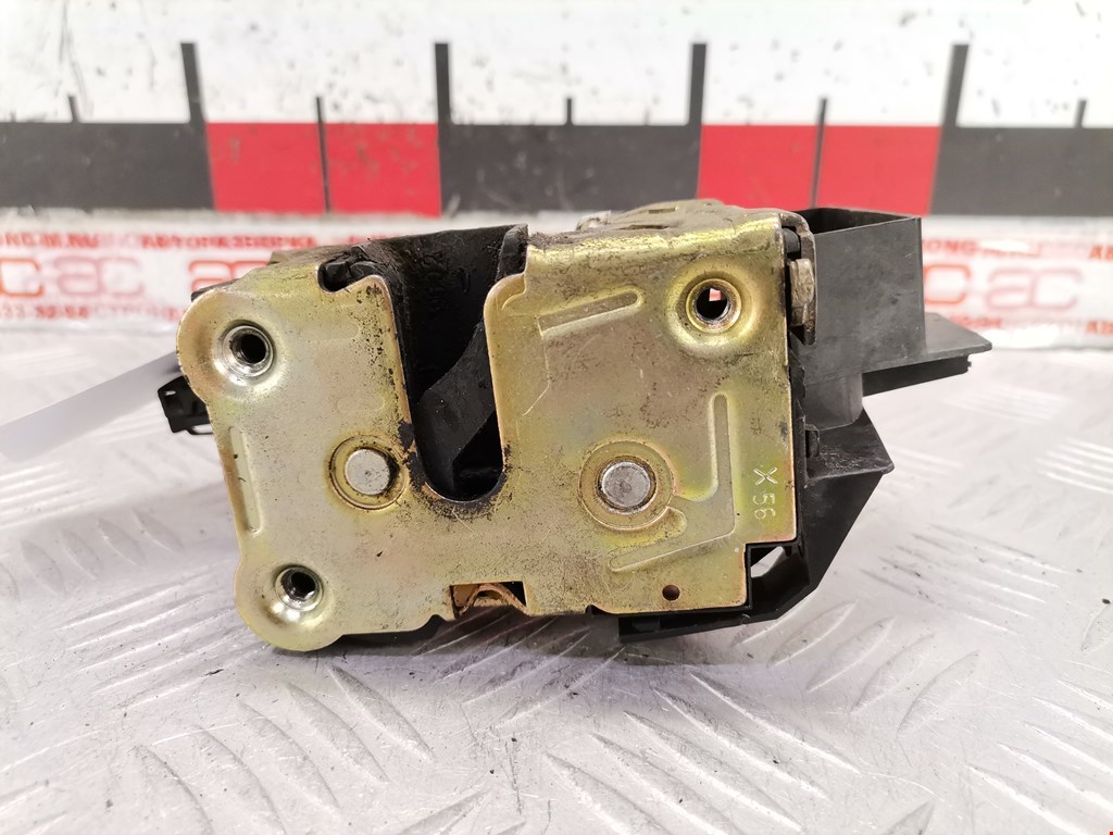 Замок двери передней правой RENAULT Laguna 1993-2000