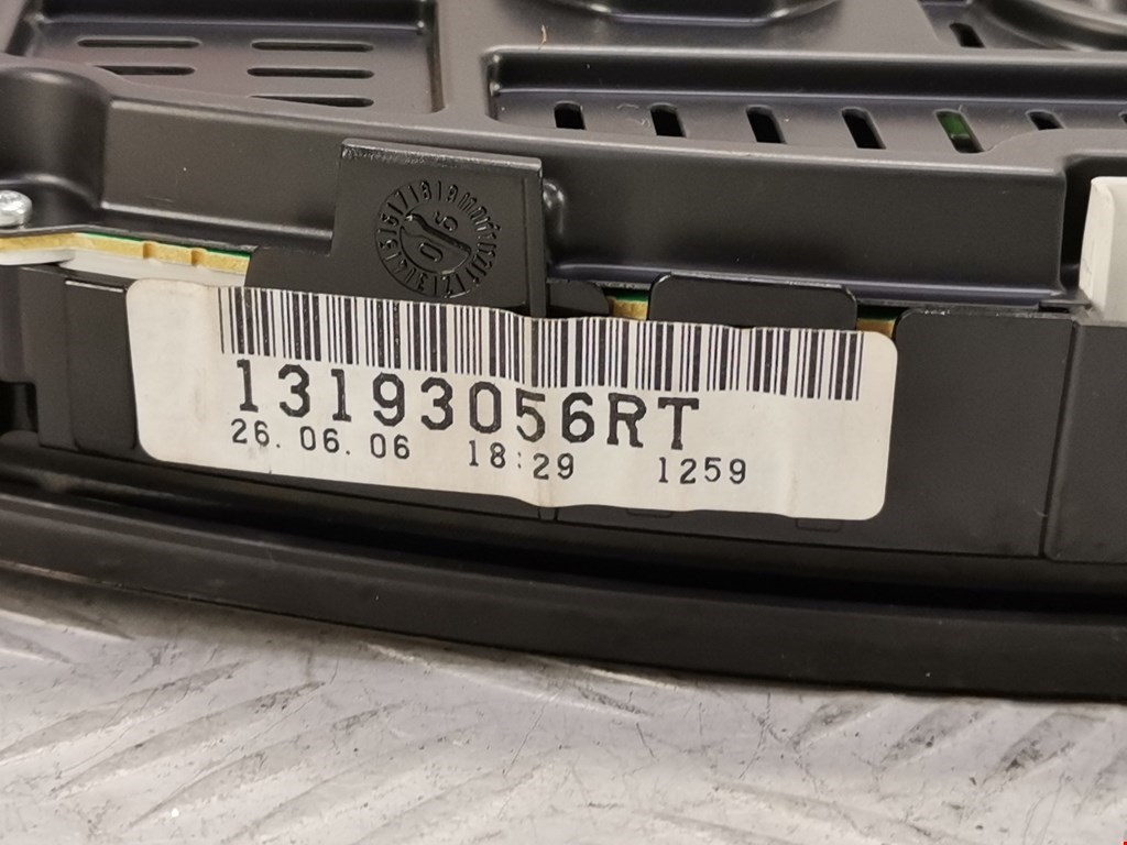 Панель приборов (щиток) OPEL Signum 2003-2008