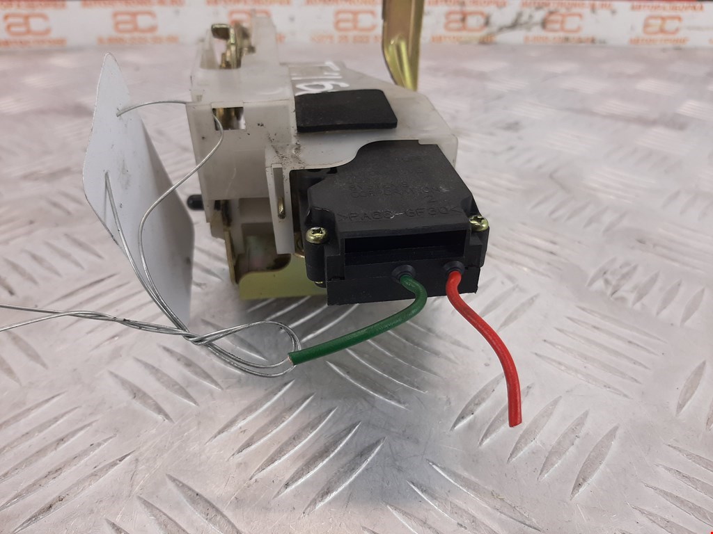 Замок двери задней левой MAZDA 323 BA 1994-1998