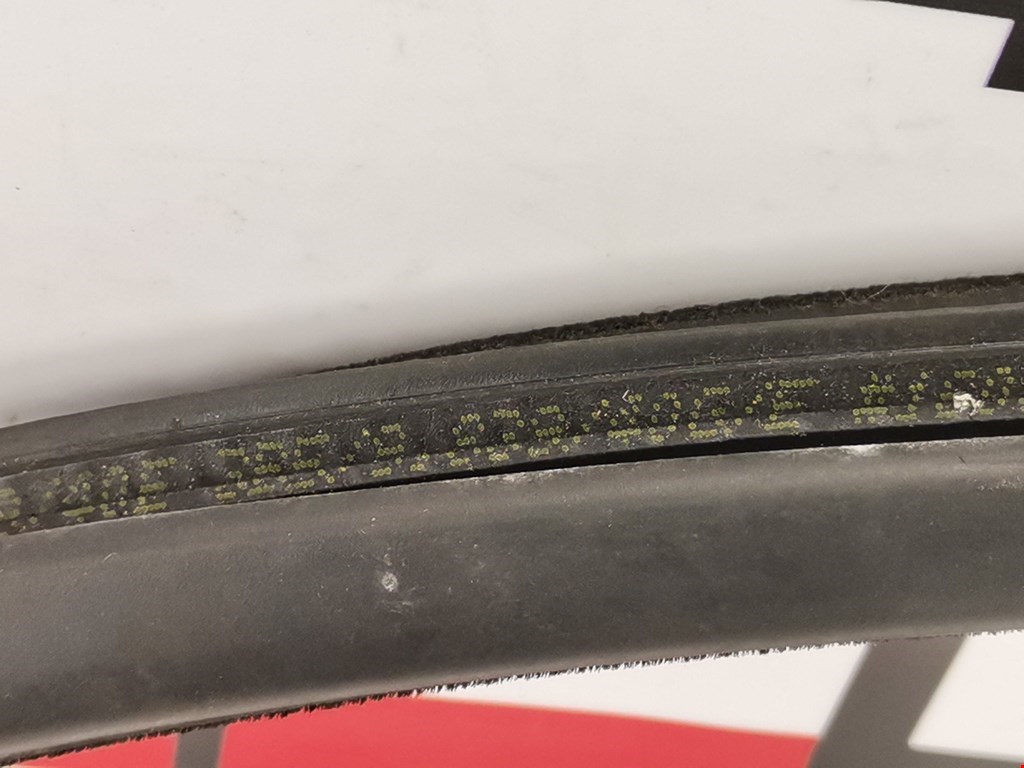 Уплотнитель (внутри) VOLKSWAGEN Passat B5 1997-2005