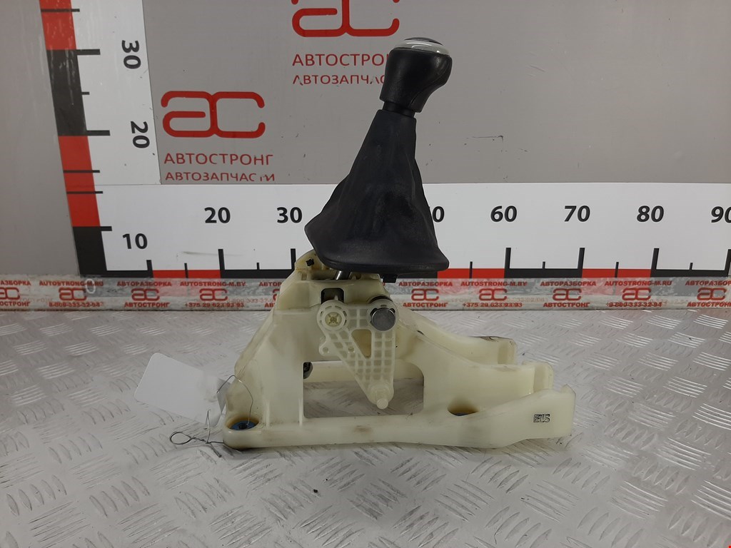 Кулиса (селектор) АКПП/МКПП в салоне KIA Soul I 2008-2014