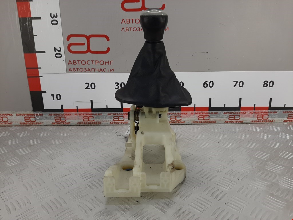 Кулиса (селектор) АКПП/МКПП в салоне KIA Soul I 2008-2014