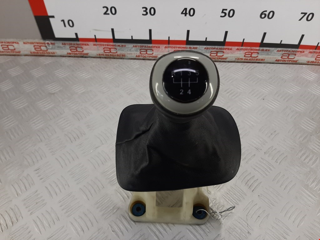 Кулиса (селектор) АКПП/МКПП в салоне KIA Soul I 2008-2014