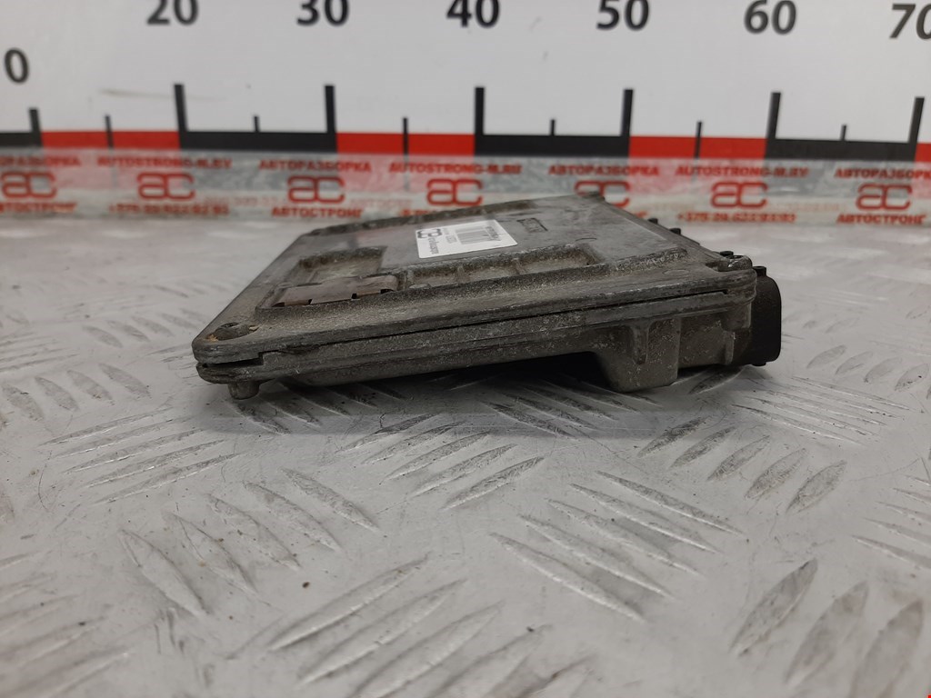 Блок управления двигателя (ЭБУ) VOLKSWAGEN Polo IV 2001-2009