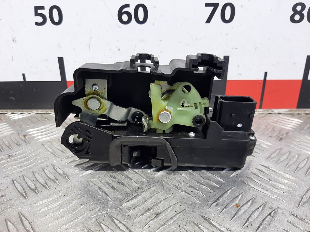 Замок двери передней правой CHEVROLET Captiva 2006-2010