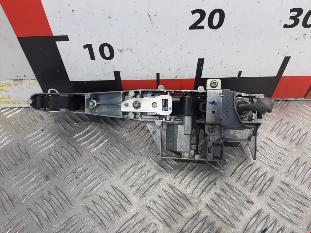 Ручка двери передней наружная левая PEUGEOT 208 2012-2019