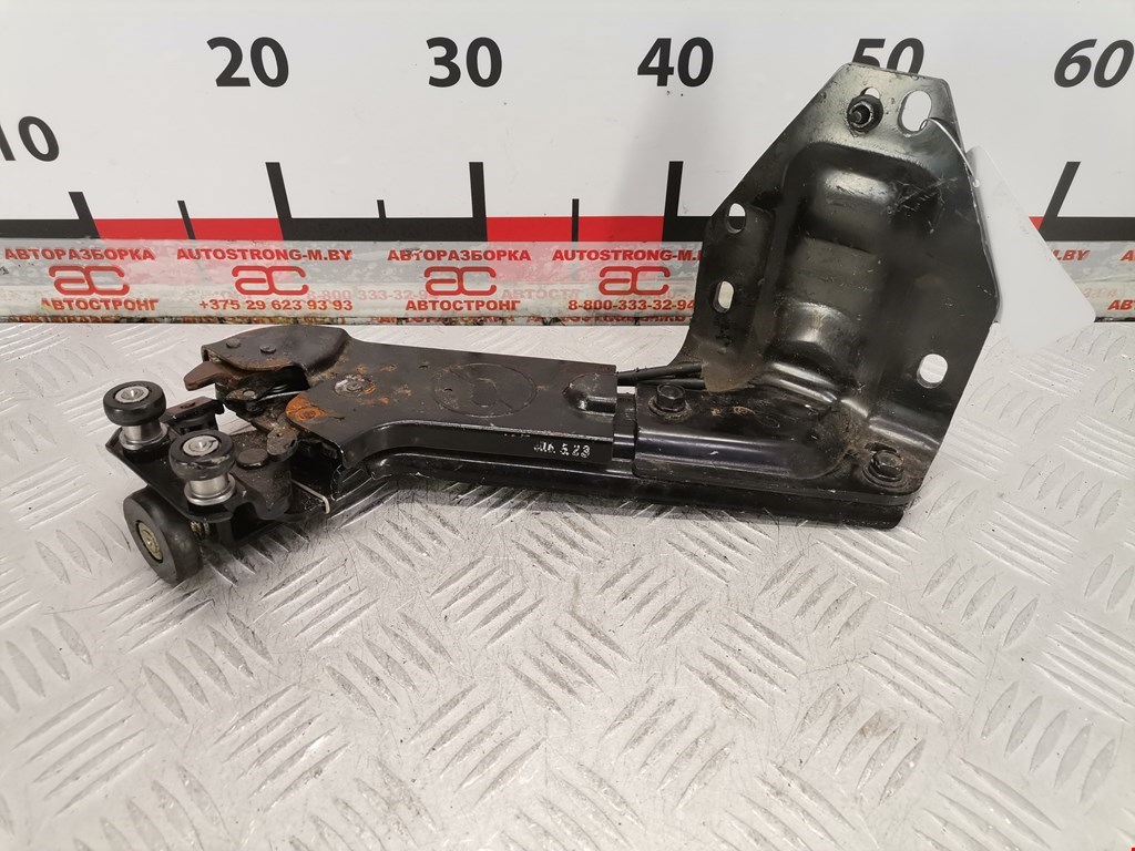 Ролик двери сдвижной (левый/правый средний верхний/нижний) KIA Carnival II 2006-2014