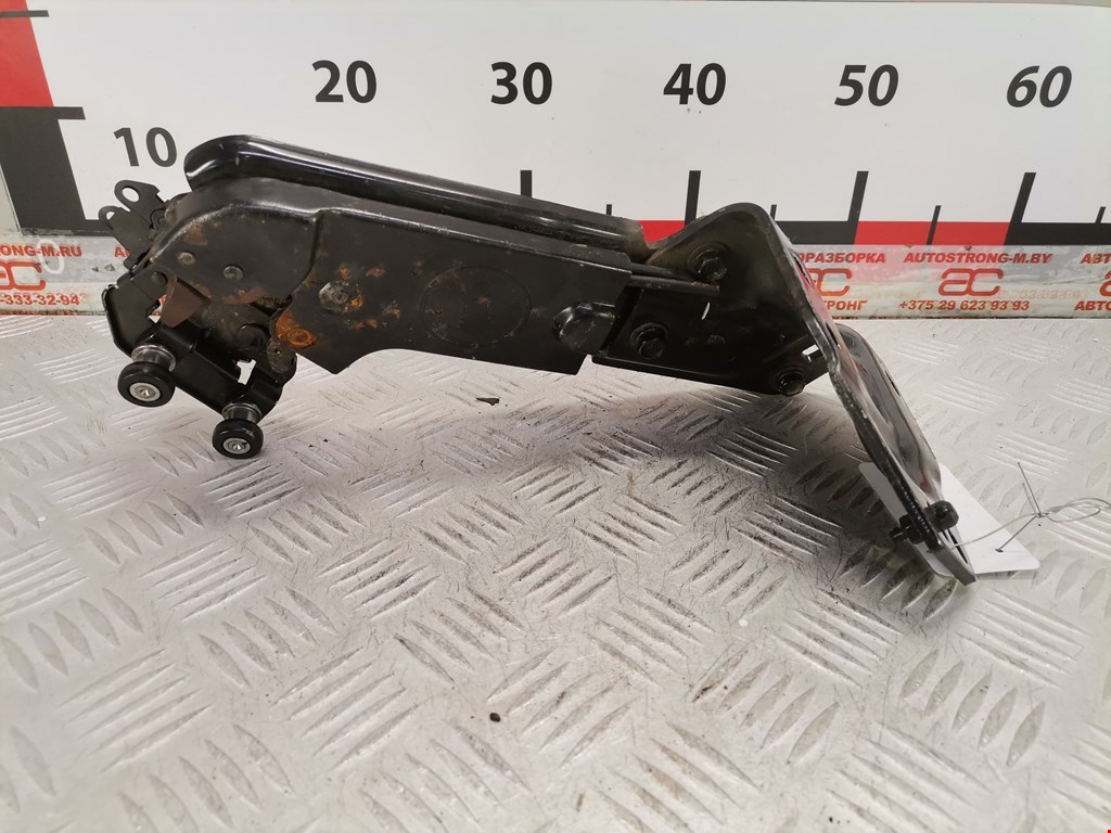 Ролик двери сдвижной (левый/правый средний верхний/нижний) KIA Carnival II 2006-2014