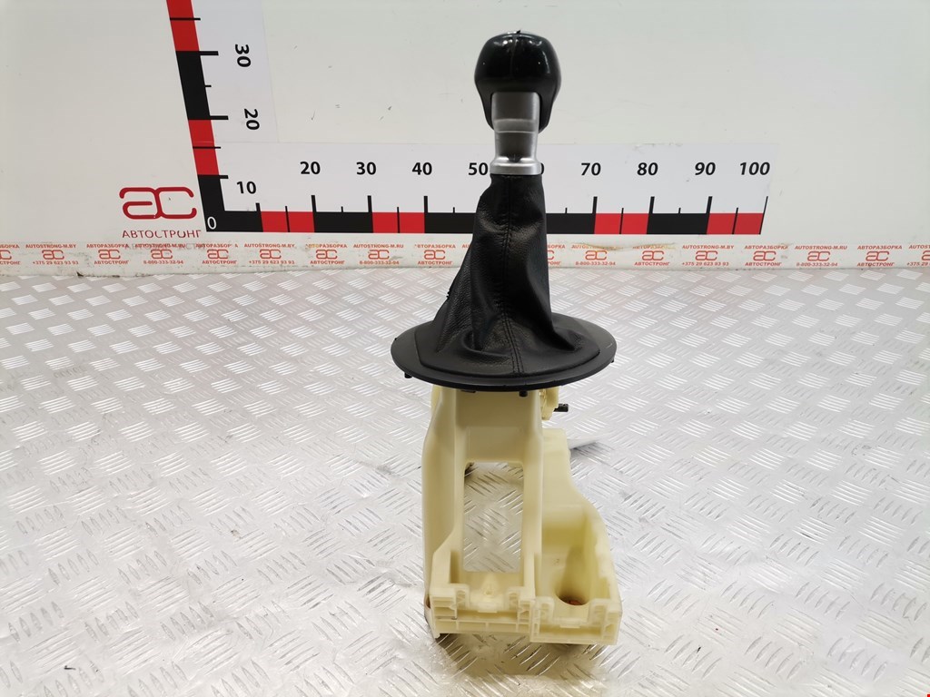 Кулиса (селектор) АКПП/МКПП в салоне KIA Sportage III 2010-2015