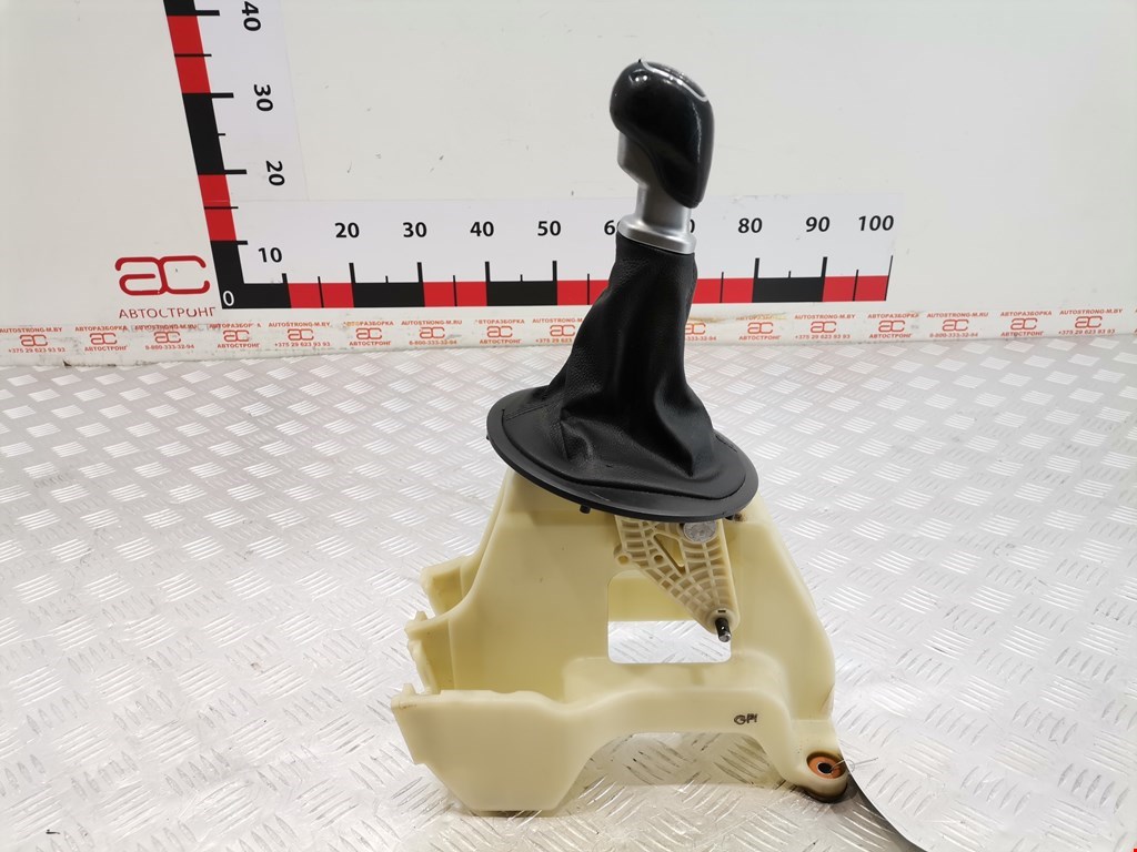 Кулиса (селектор) АКПП/МКПП в салоне KIA Sportage III 2010-2015