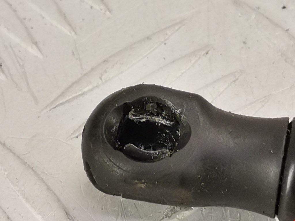 Амортизатор крышки (двери) багажника CITROEN C 2 2003-2008