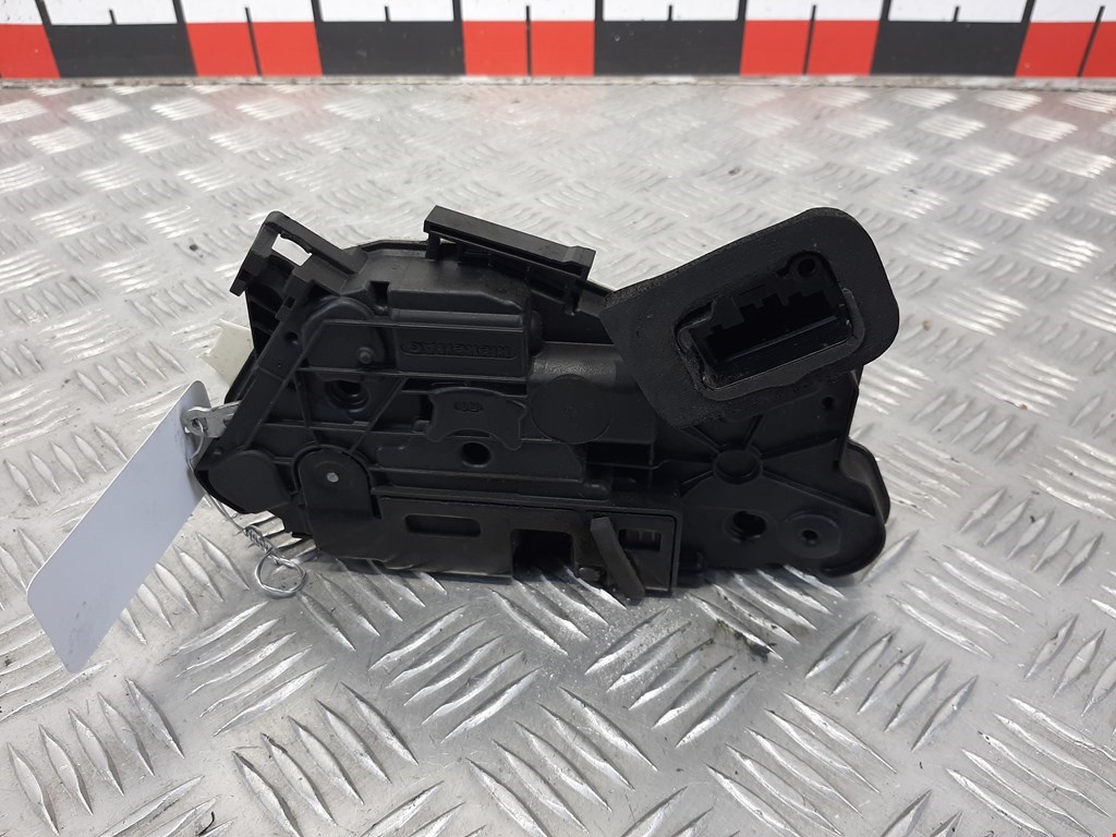 Замок двери передней правой SEAT Toledo 2012-2019
