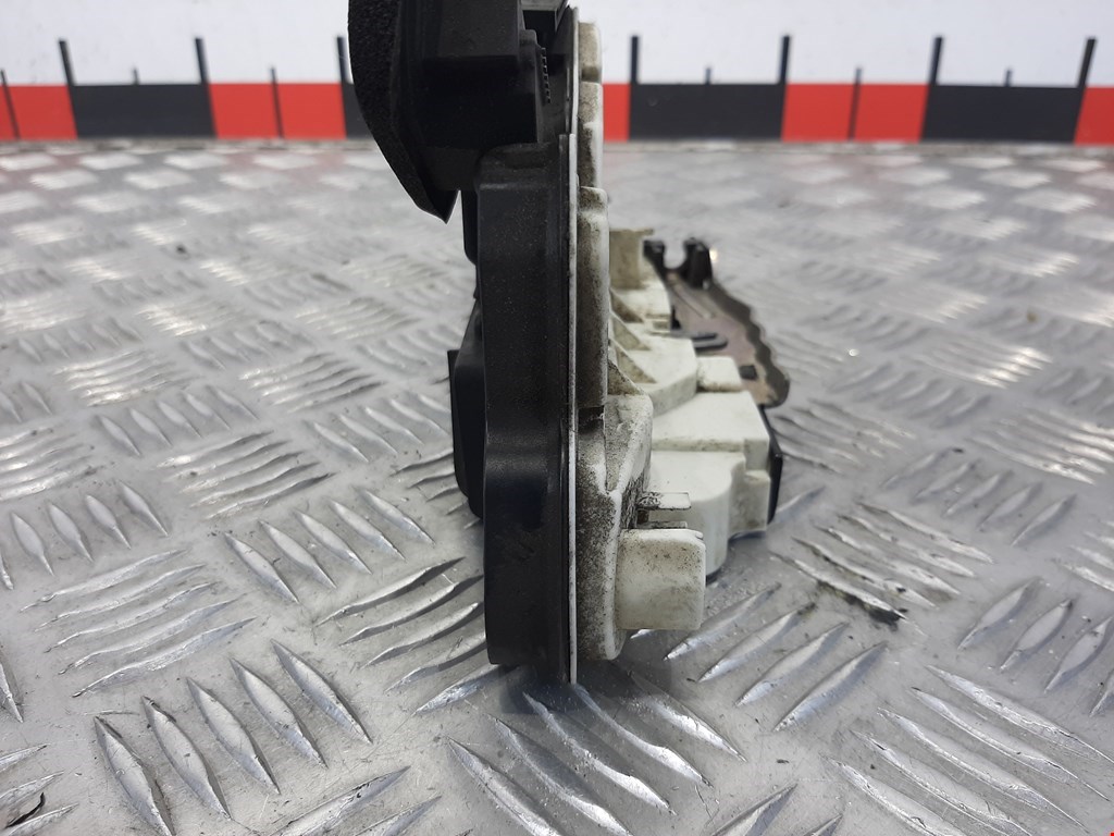 Замок двери передней правой SEAT Toledo 2012-2019