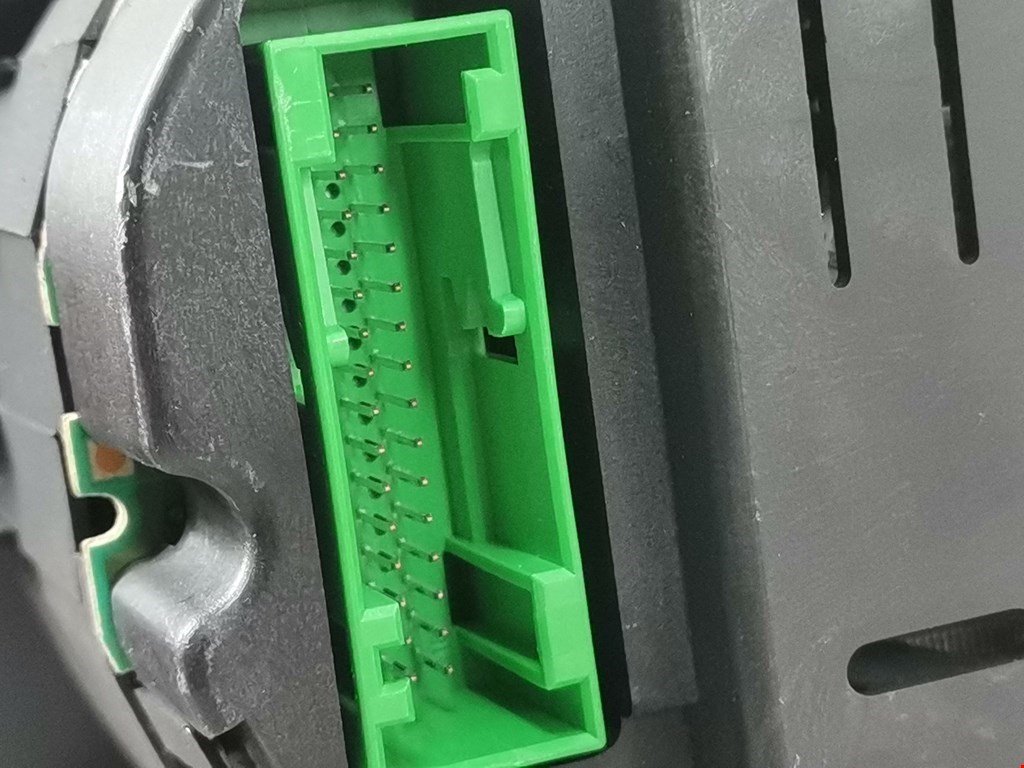 Панель приборов (щиток) SEAT Cordoba 2002-2009