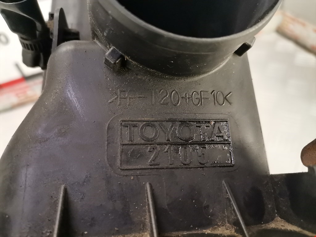 Корпус воздушного фильтра TOYOTA Yaris Verso 1999-2006