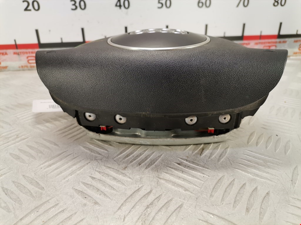 Подушка безопасности в рулевое колесо AUDI A4 B6 2001-2005