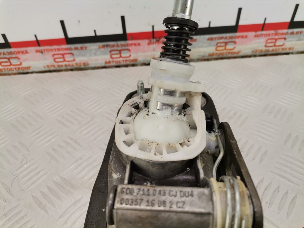 Кулиса (селектор) АКПП/МКПП в салоне VOLKSWAGEN Golf V 2003-2009