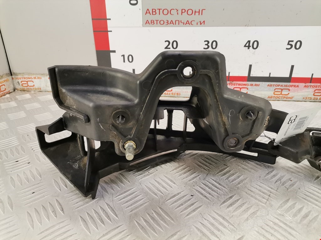 Кронштейн заднего бампера левый правый LAND ROVER Range Rover Sport 2005-2013