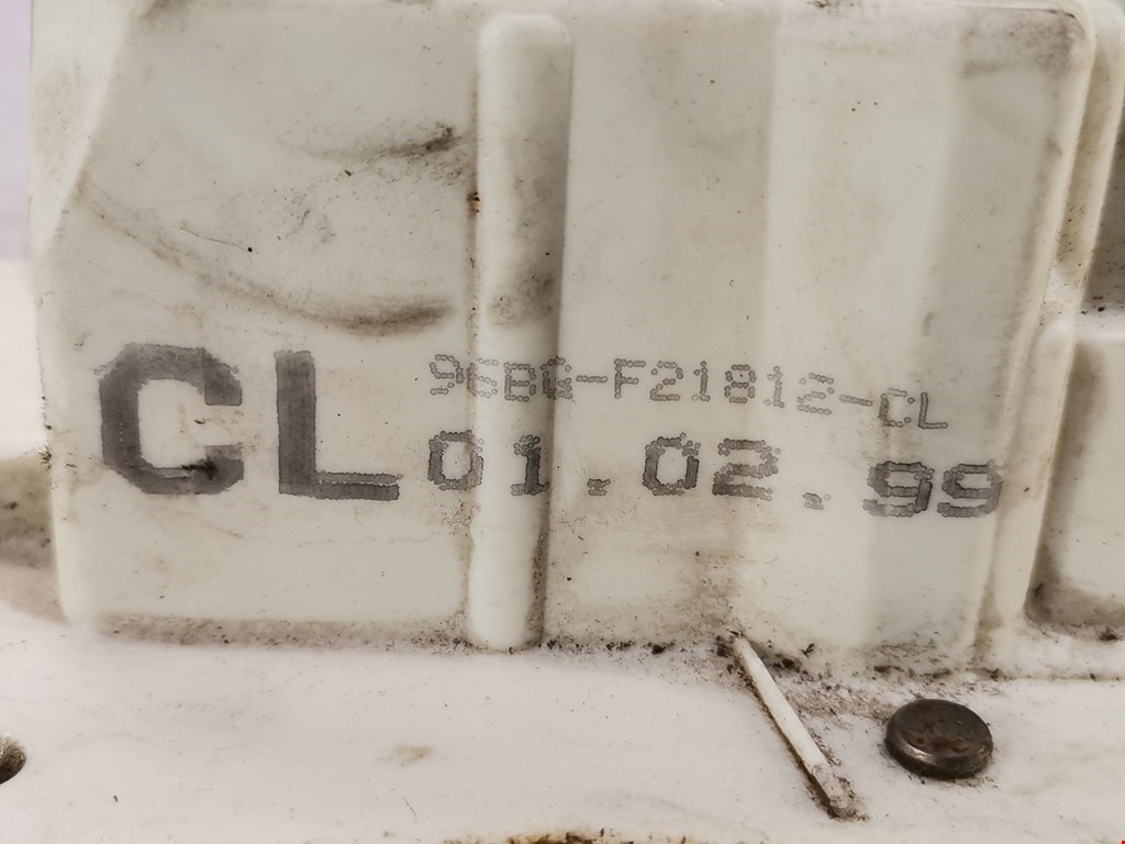 Замок двери передней правой FORD Mondeo II 1996-2000