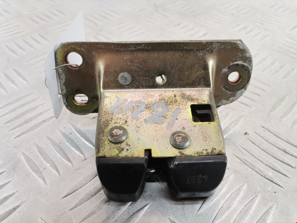 Замок багажника (крышки двери) VOLVO S40 I 1995-2004