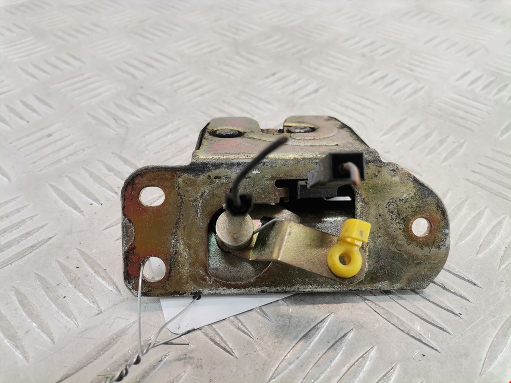 Замок багажника (крышки двери) VOLVO S40 I 1995-2004