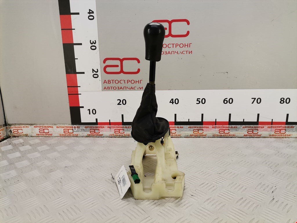 Кулиса (селектор) АКПП/МКПП в салоне TOYOTA Yaris Verso 1999-2006