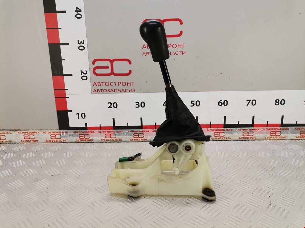 Кулиса (селектор) АКПП/МКПП в салоне TOYOTA Yaris Verso 1999-2006