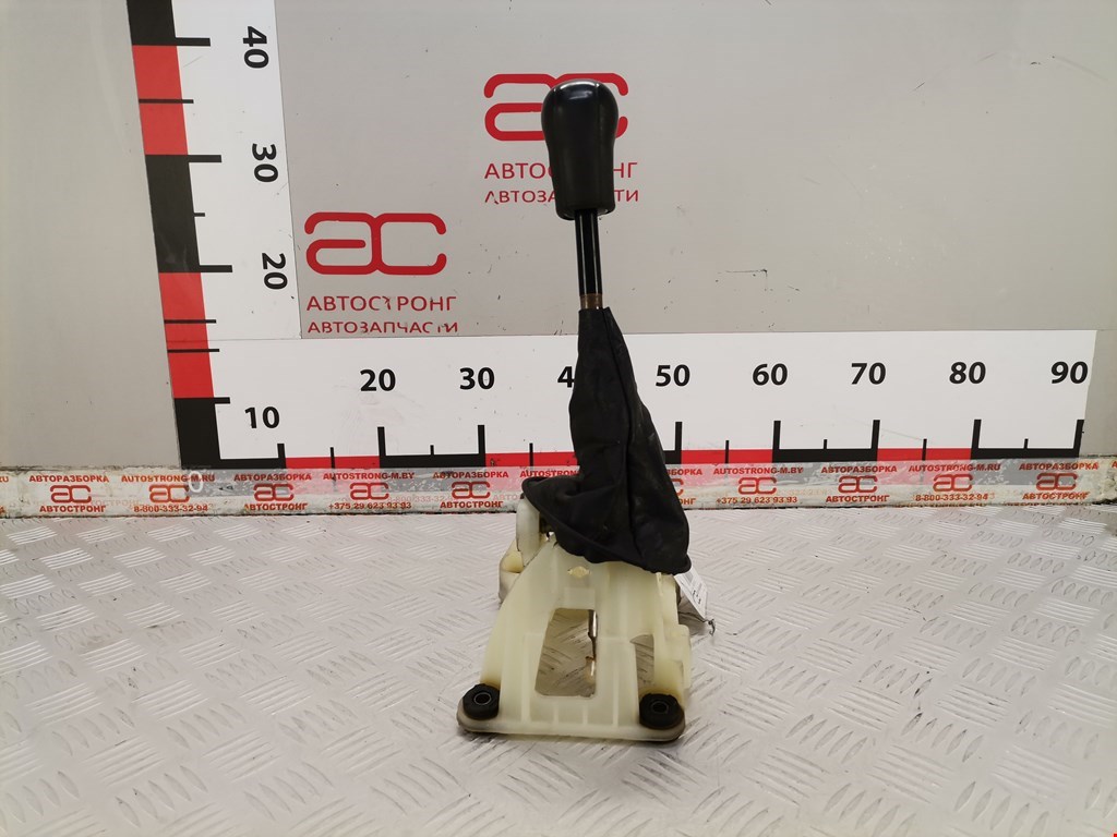 Кулиса (селектор) АКПП/МКПП в салоне TOYOTA Yaris Verso 1999-2006