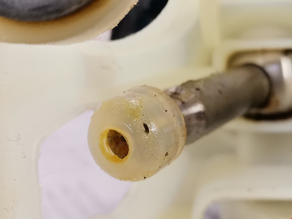 Кулиса (селектор) АКПП/МКПП в салоне TOYOTA Yaris Verso 1999-2006