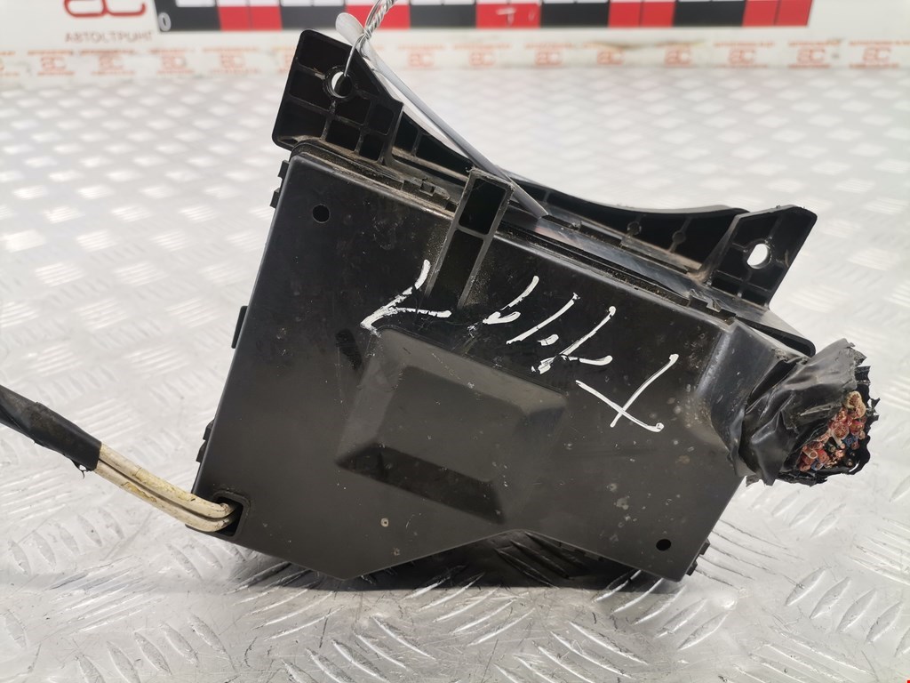 Блок реле MITSUBISHI Carisma 1995-1999