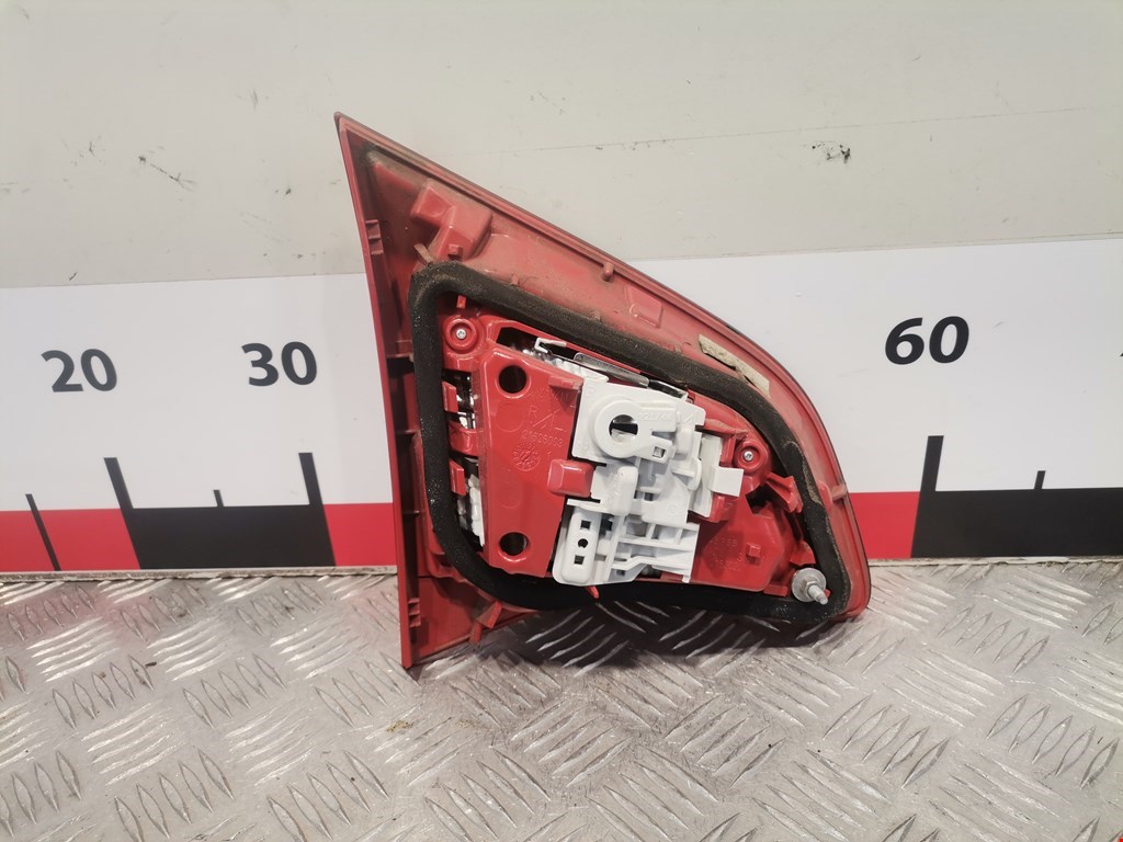 Фонарь задний внутренний правый OPEL Meriva B 2010-2018