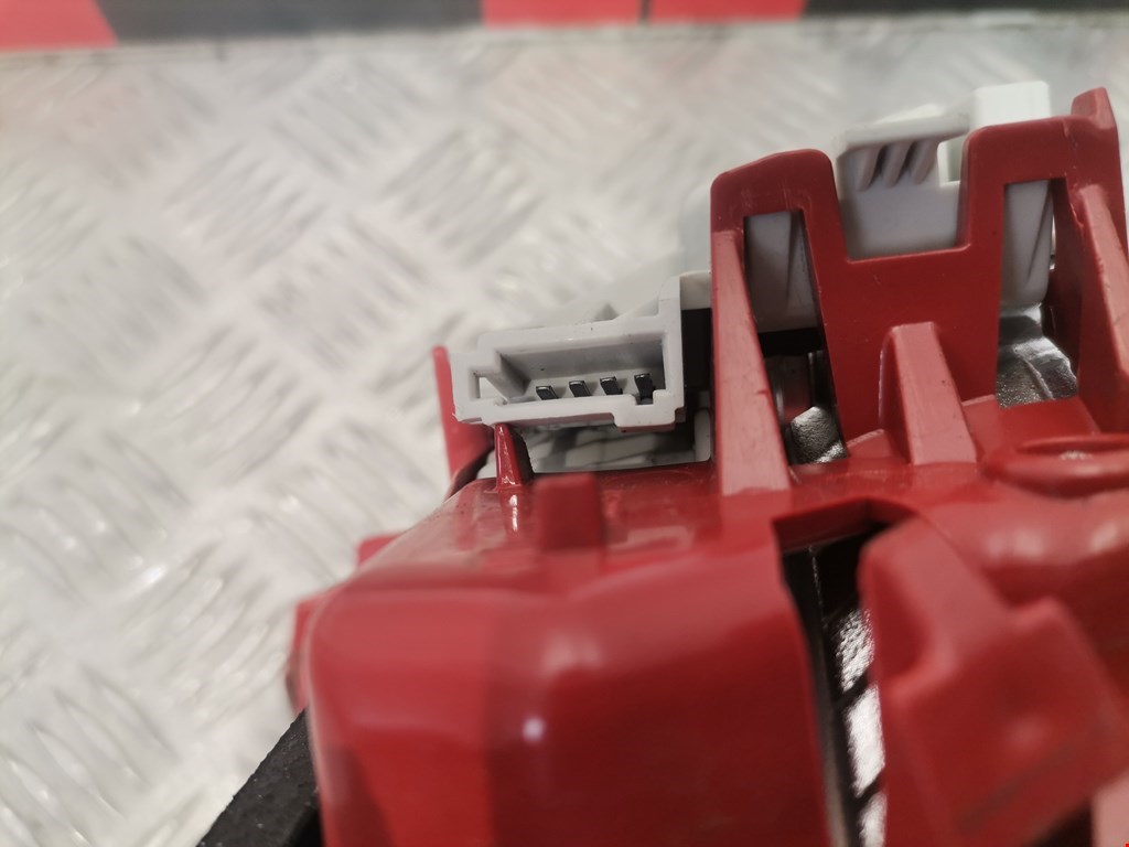 Фонарь задний внутренний правый OPEL Meriva B 2010-2018