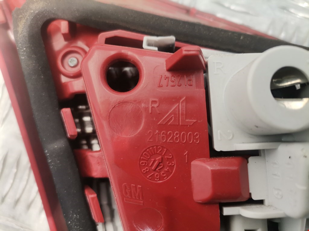 Фонарь задний внутренний правый OPEL Meriva B 2010-2018