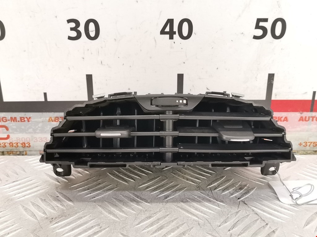 Дефлектор воздушный PEUGEOT 208 2012-2019