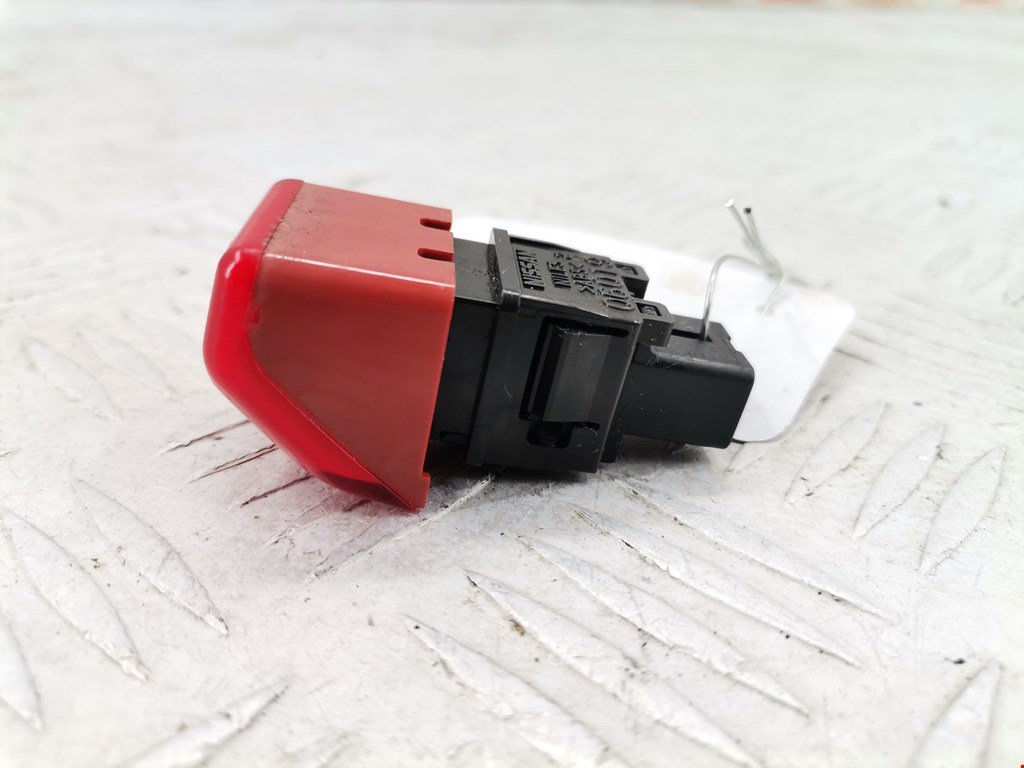 Кнопка аварийной сигнализации (аварийки) NISSAN Micra K12 2003-2010